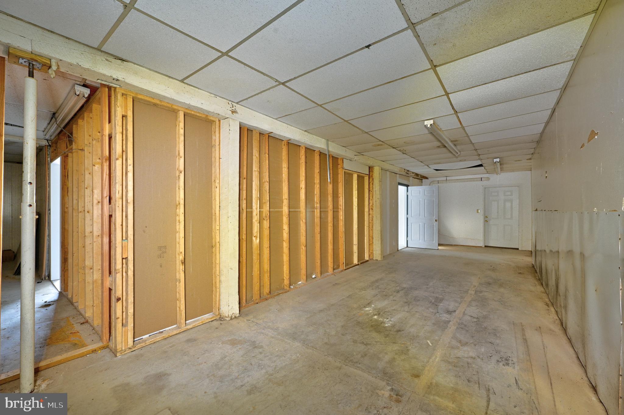 WASHINGTON TWP - Commercial Lease