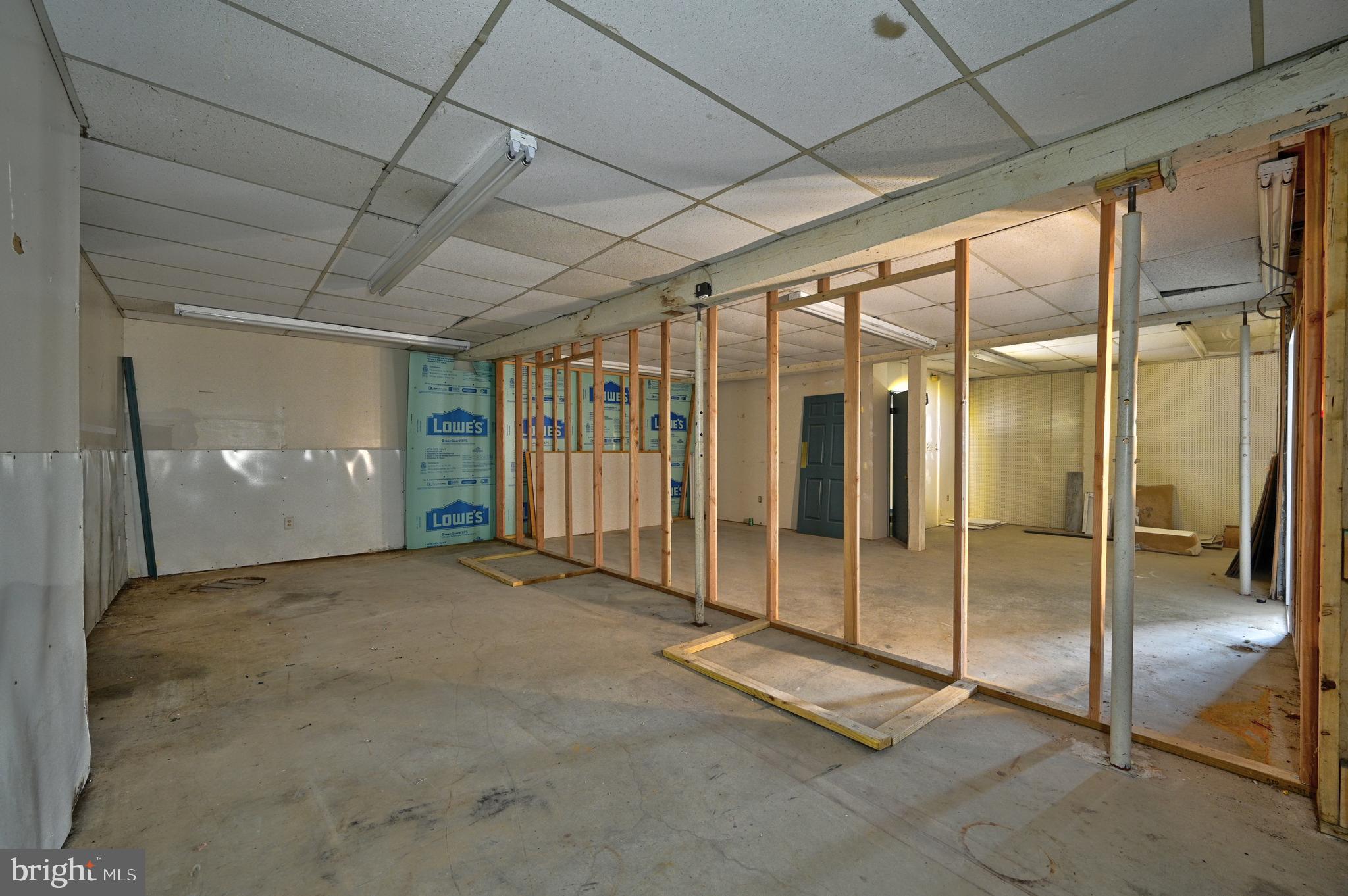 WASHINGTON TWP - Commercial Lease