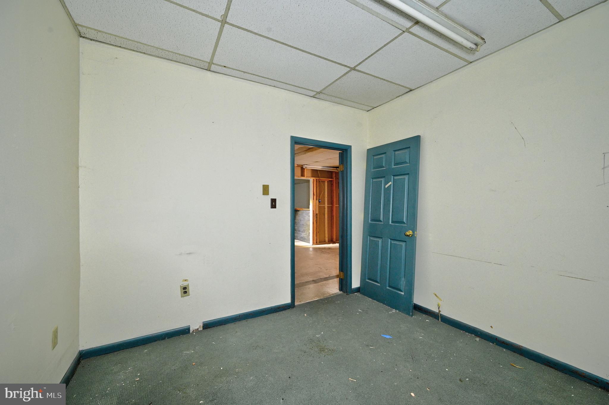 WASHINGTON TWP - Commercial Lease