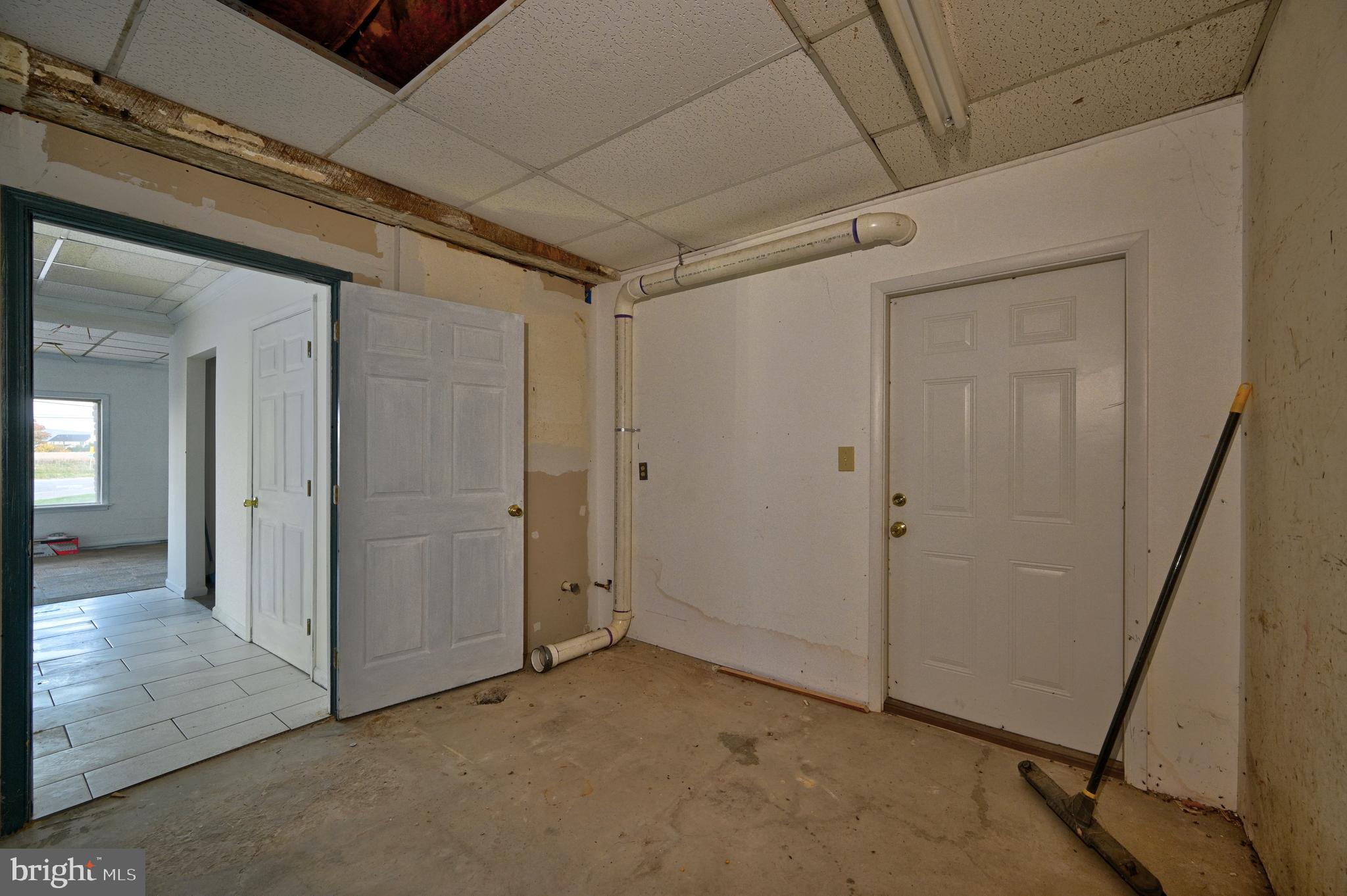 WASHINGTON TWP - Commercial Lease