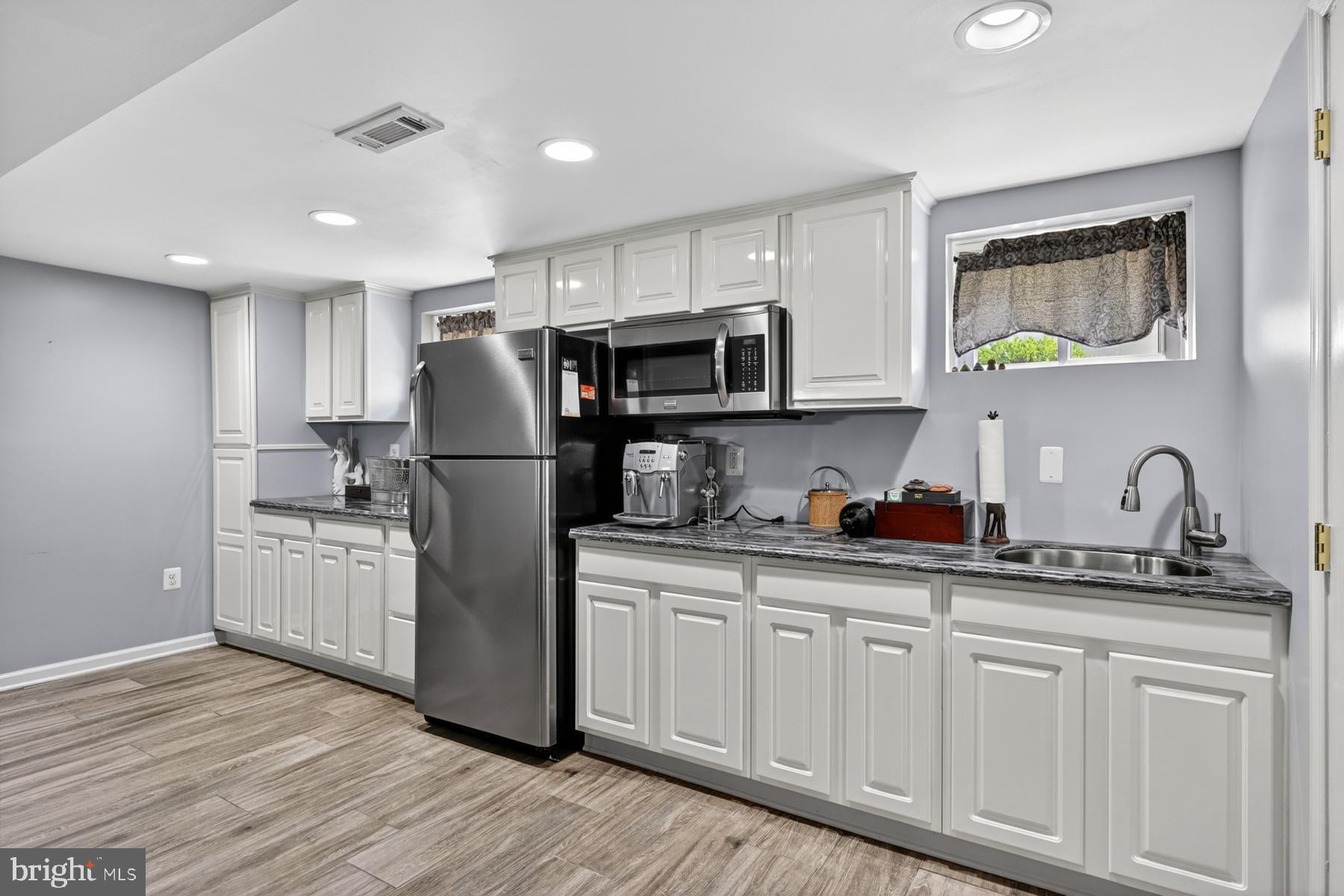UPPER MAGOTHY BEACH - Residential