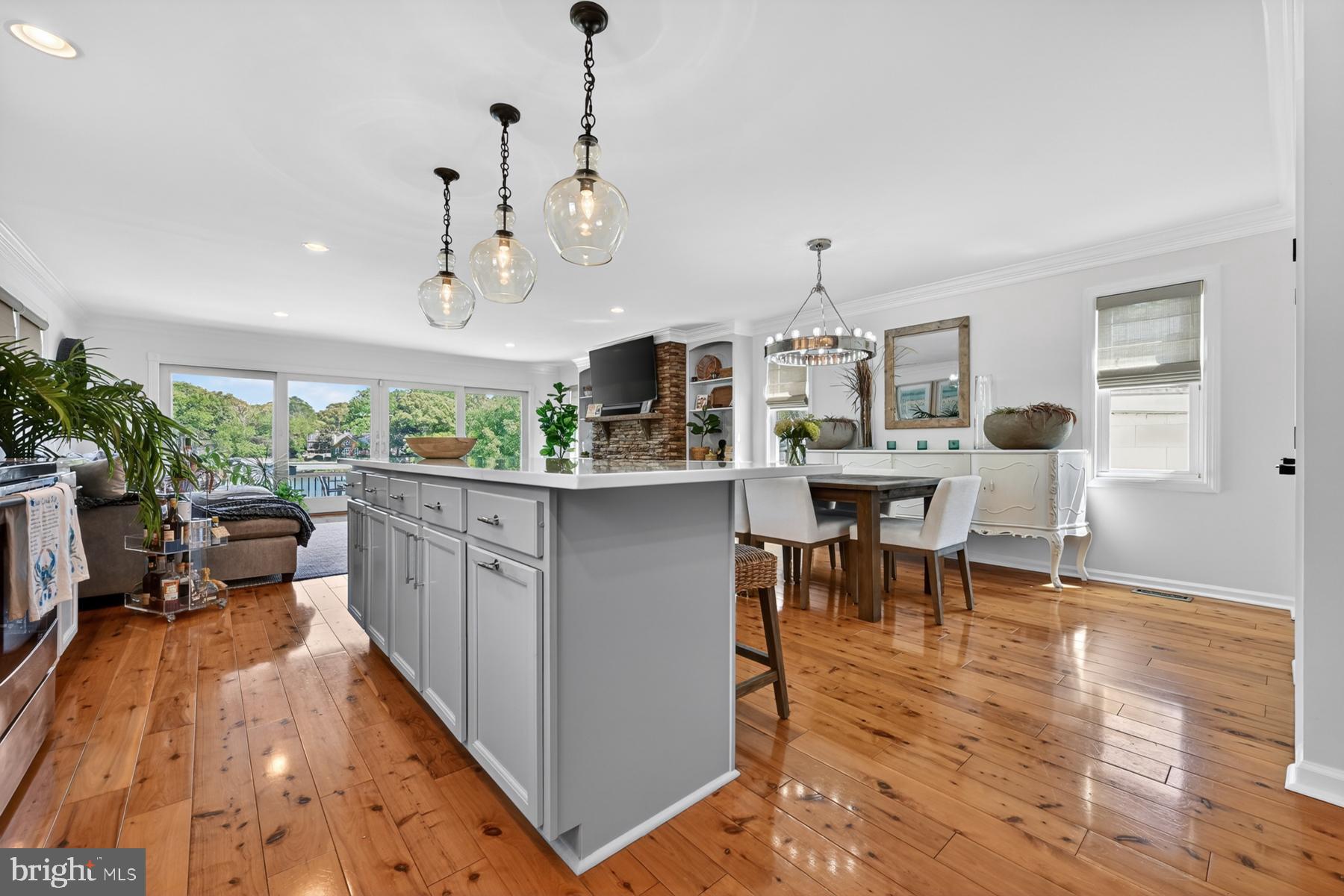 UPPER MAGOTHY BEACH - Residential