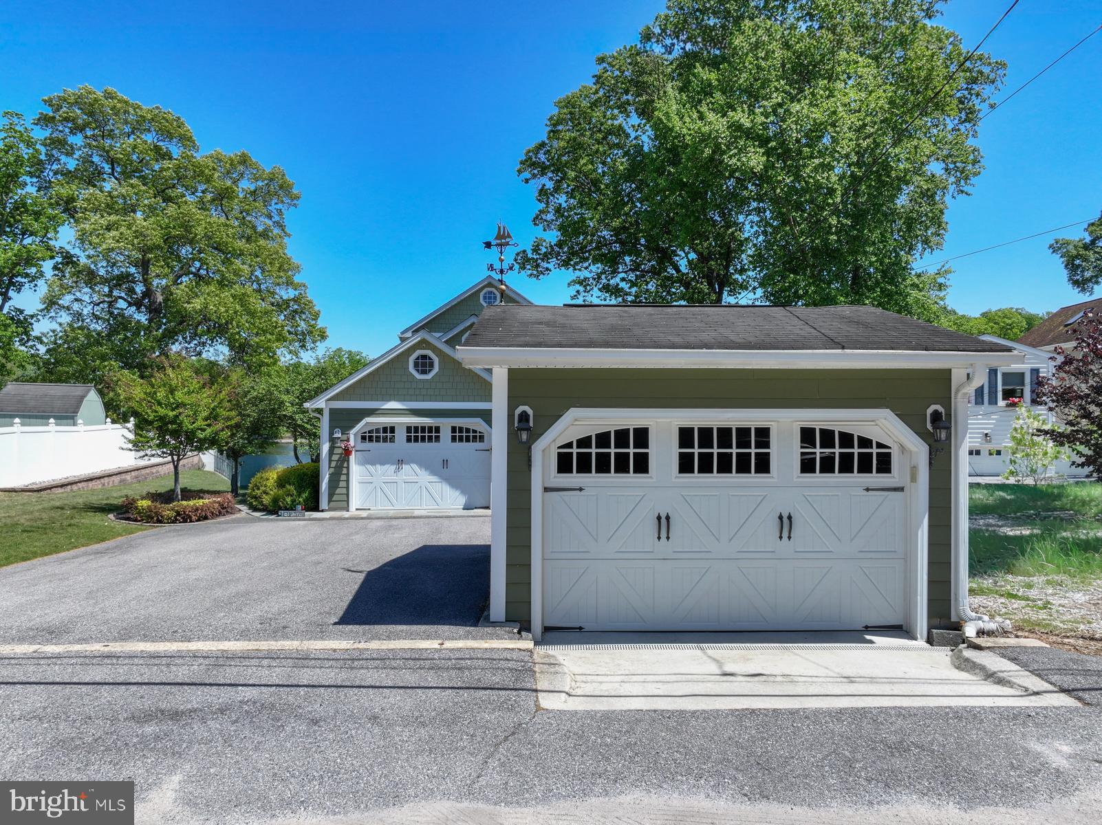 UPPER MAGOTHY BEACH - Residential