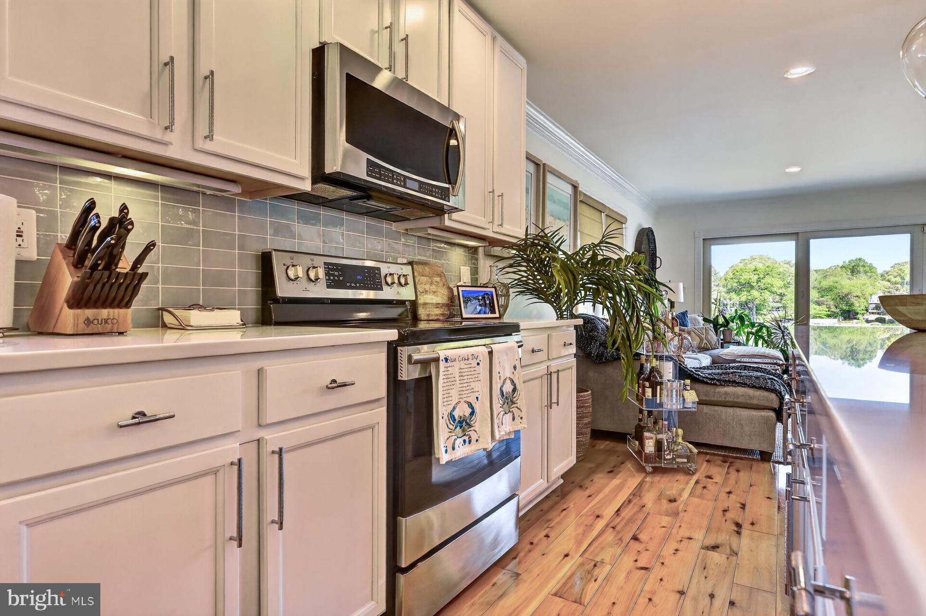 UPPER MAGOTHY BEACH - Residential
