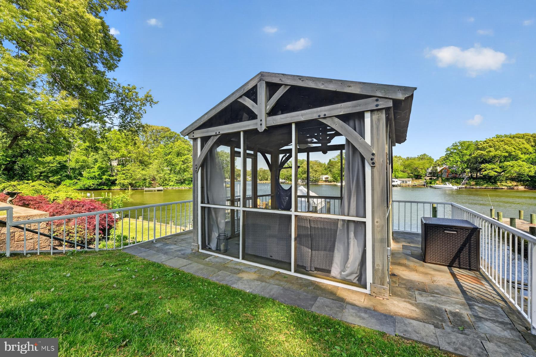 UPPER MAGOTHY BEACH - Residential