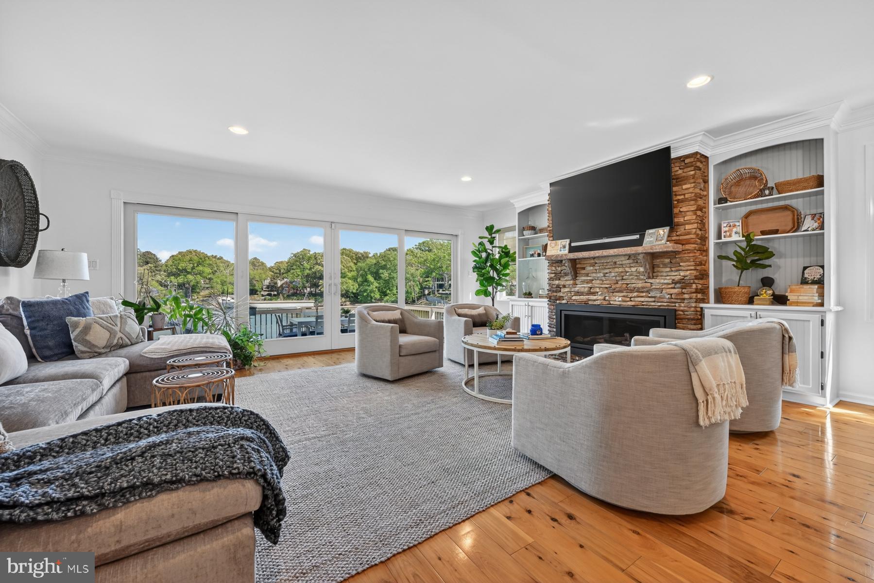 UPPER MAGOTHY BEACH - Residential