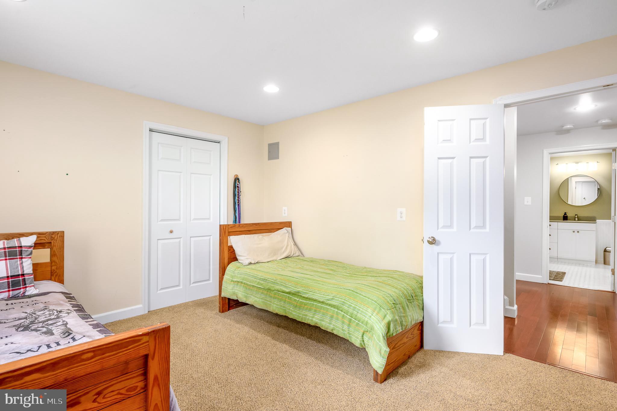 KINCAID FOREST - Residential