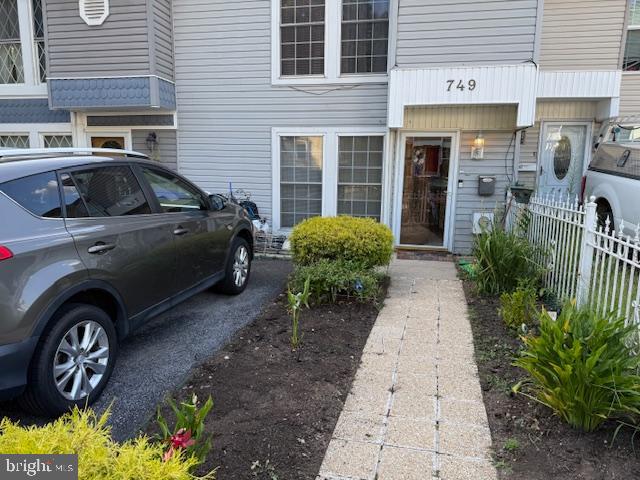 SUMMIT CHASE - Residential