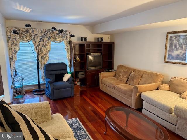 SUMMIT CHASE - Residential