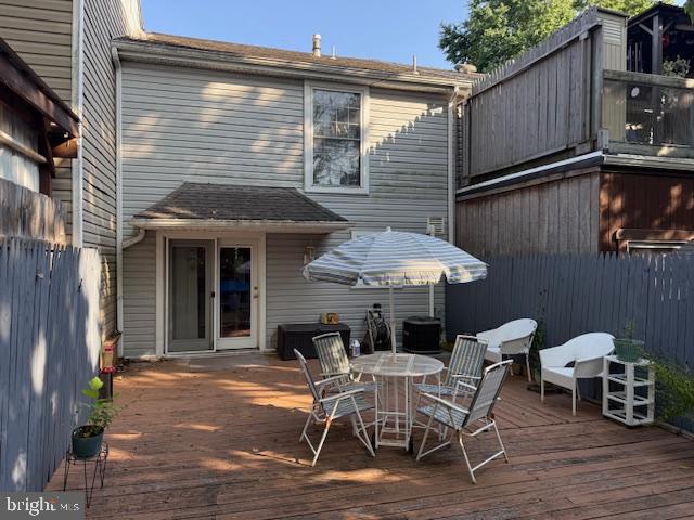 SUMMIT CHASE - Residential