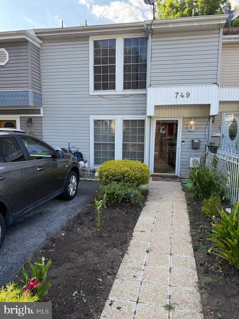 SUMMIT CHASE - Residential