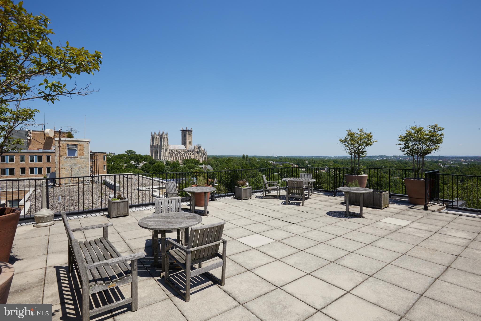 OBSERVATORY CIRCLE - Residential