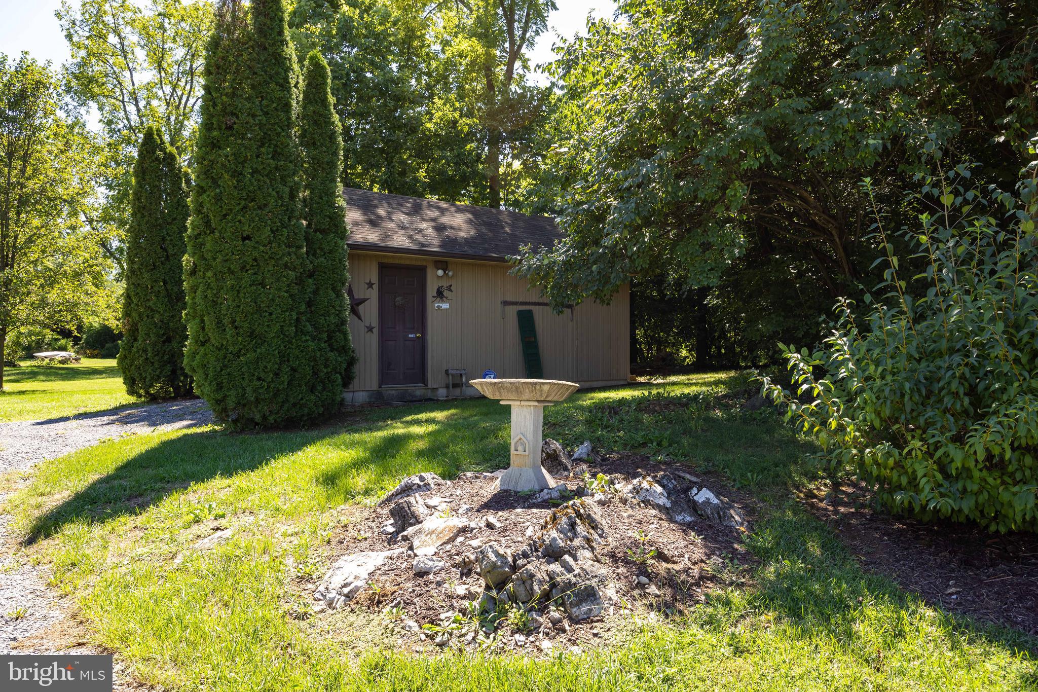 CHENOWETH HILLS - Residential