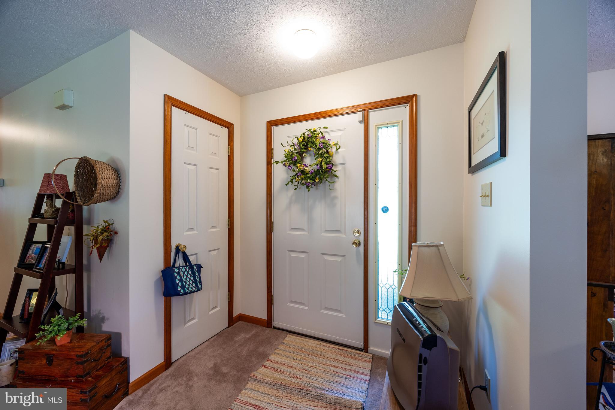 CHENOWETH HILLS - Residential