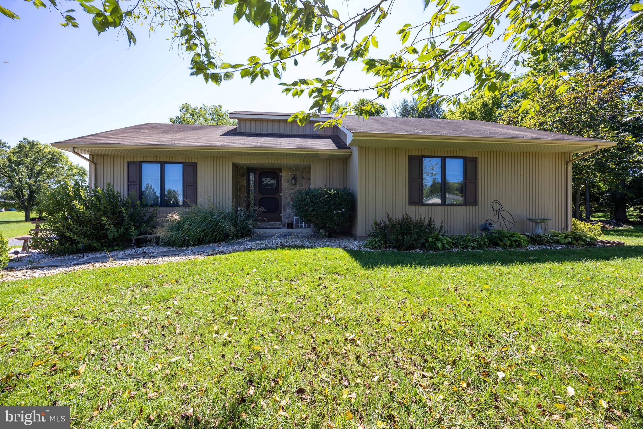 CHENOWETH HILLS - Residential