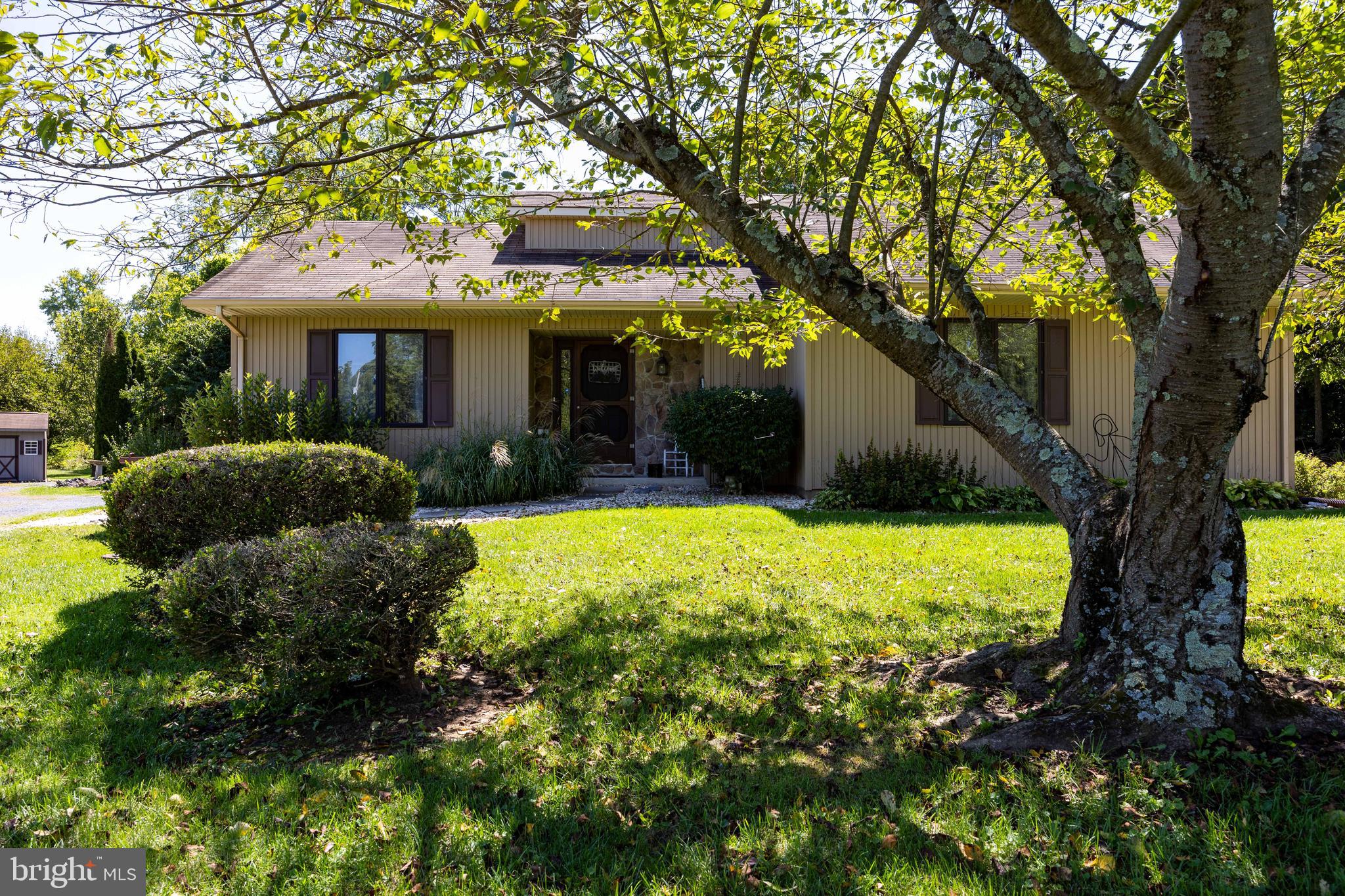 CHENOWETH HILLS - Residential