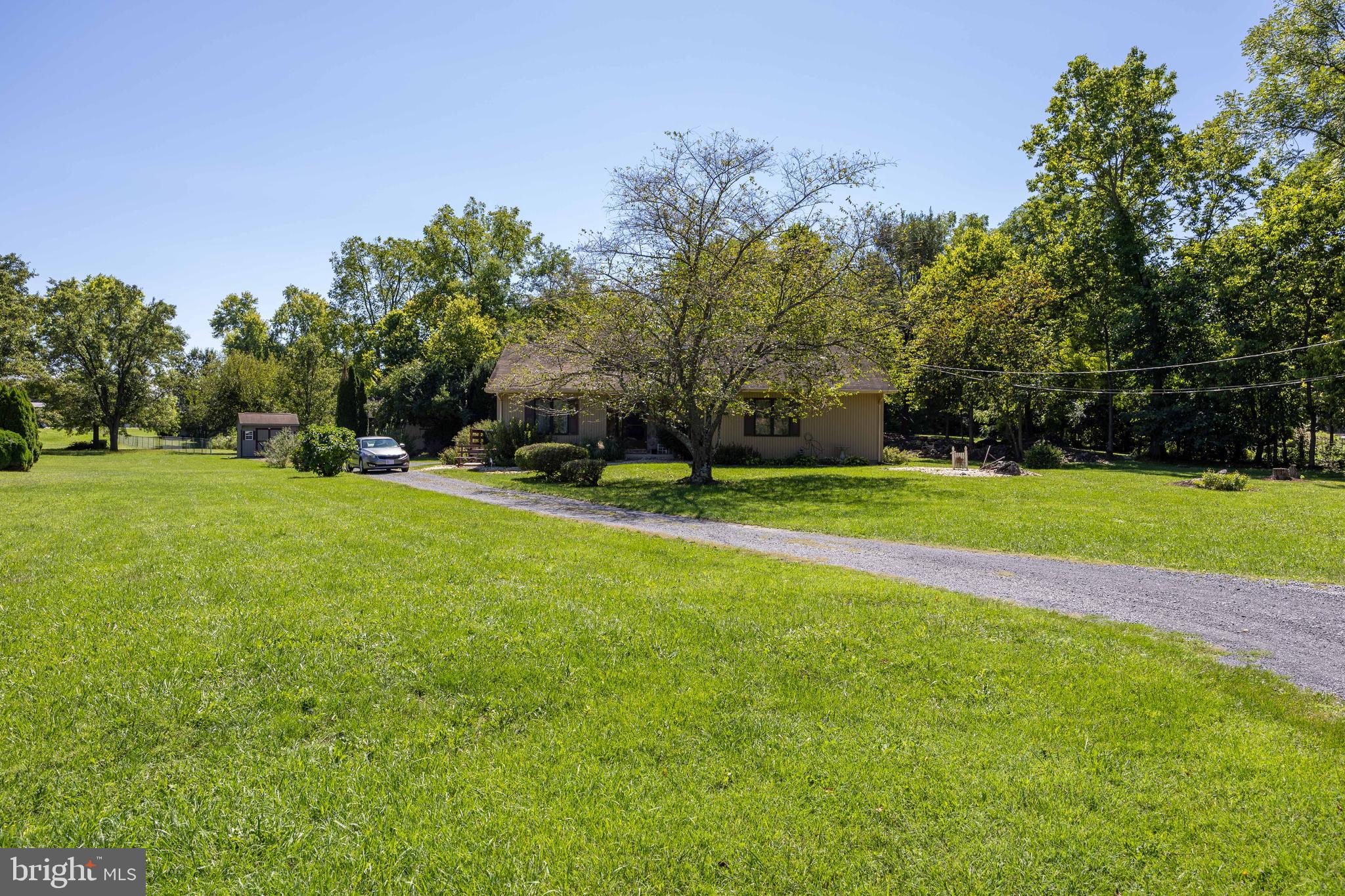 CHENOWETH HILLS - Residential