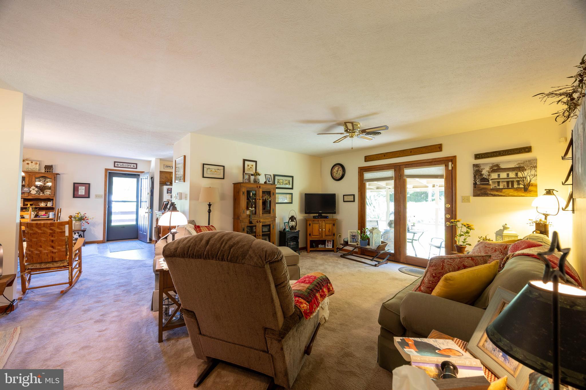 CHENOWETH HILLS - Residential