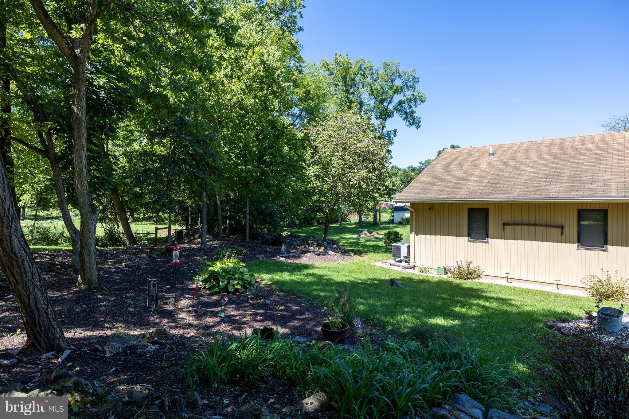 CHENOWETH HILLS - Residential