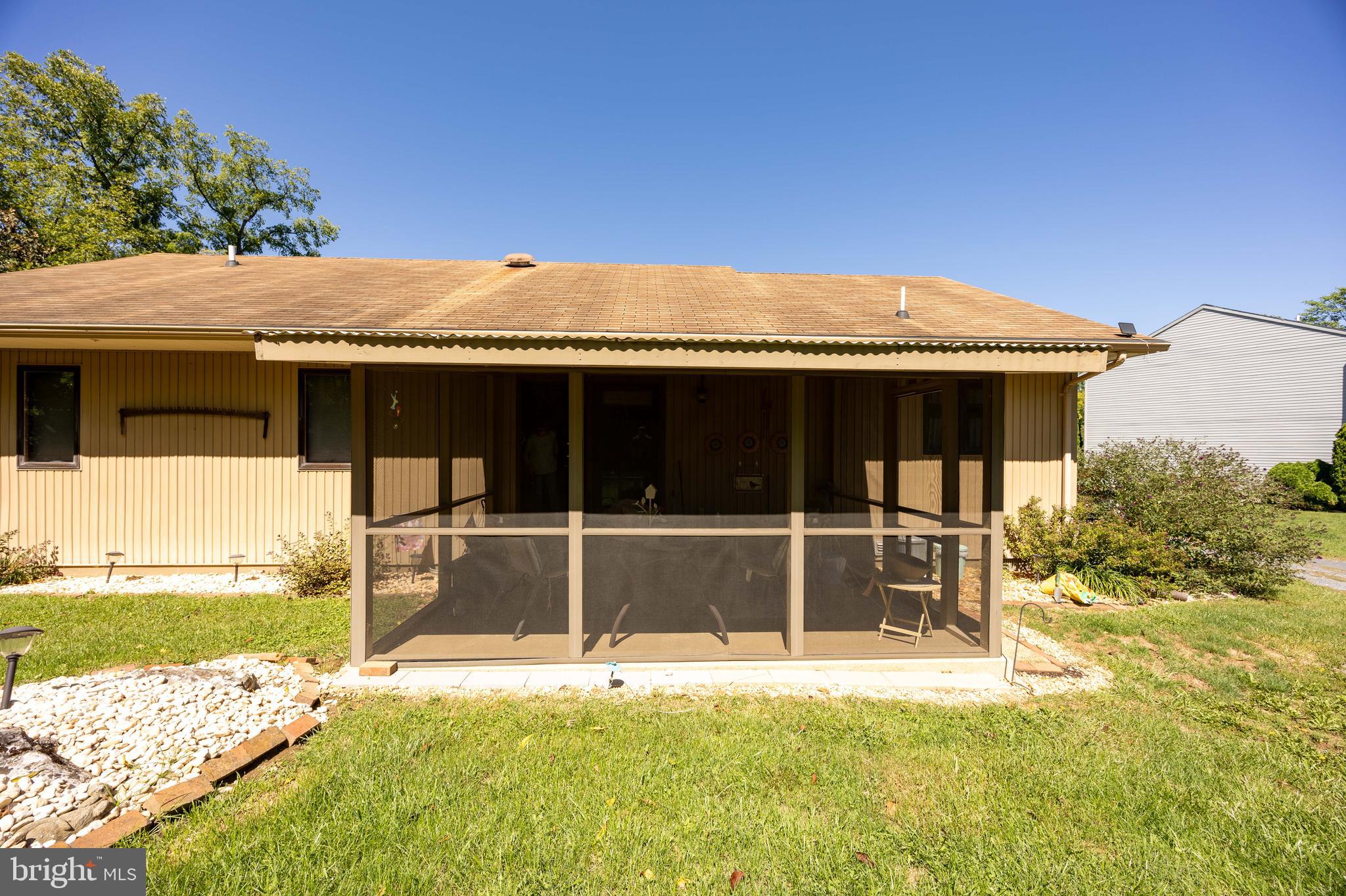 CHENOWETH HILLS - Residential