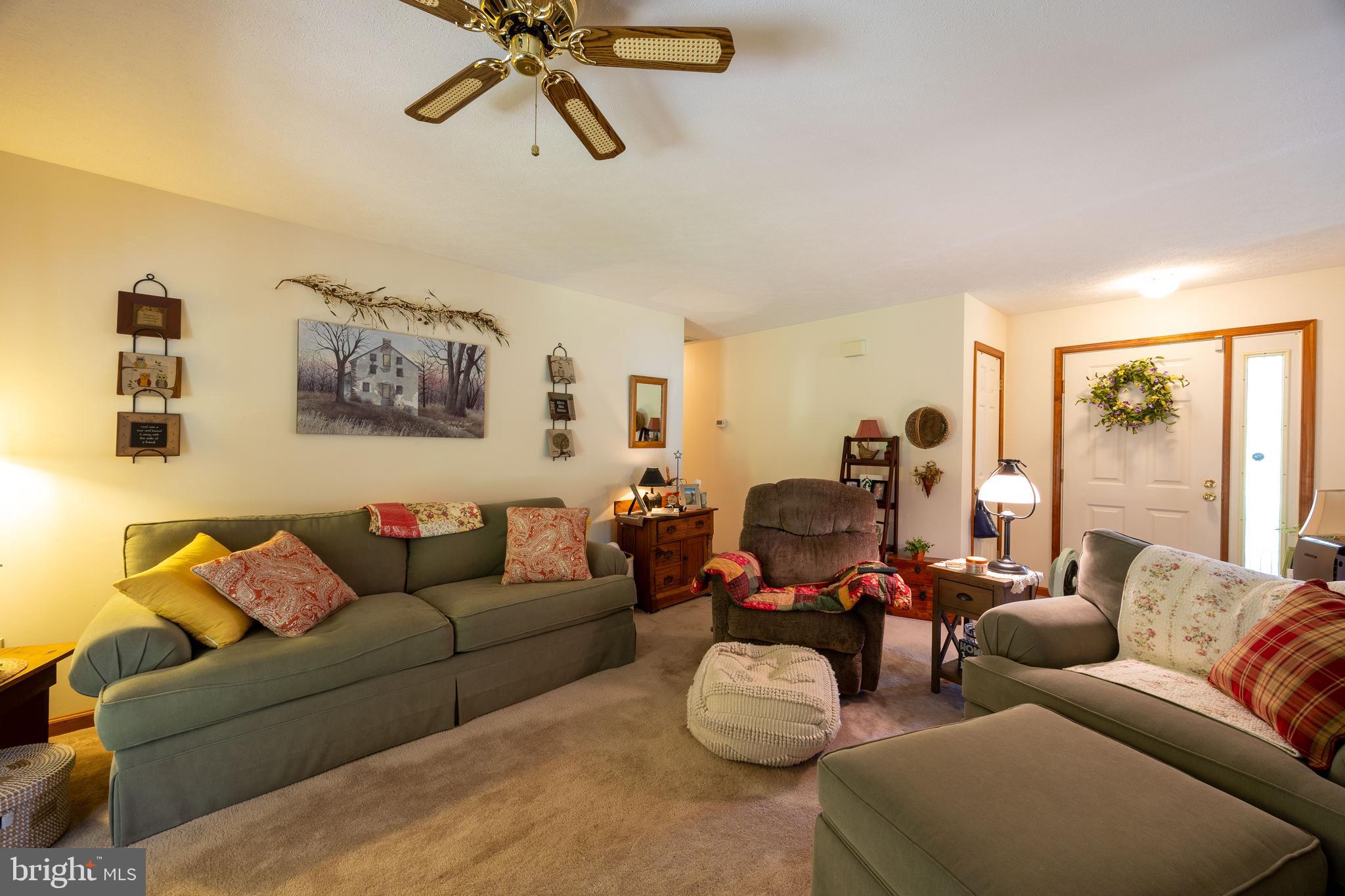 CHENOWETH HILLS - Residential