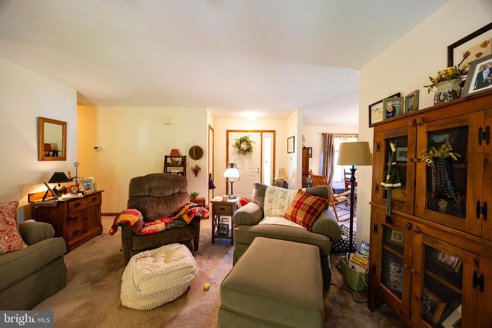 CHENOWETH HILLS - Residential