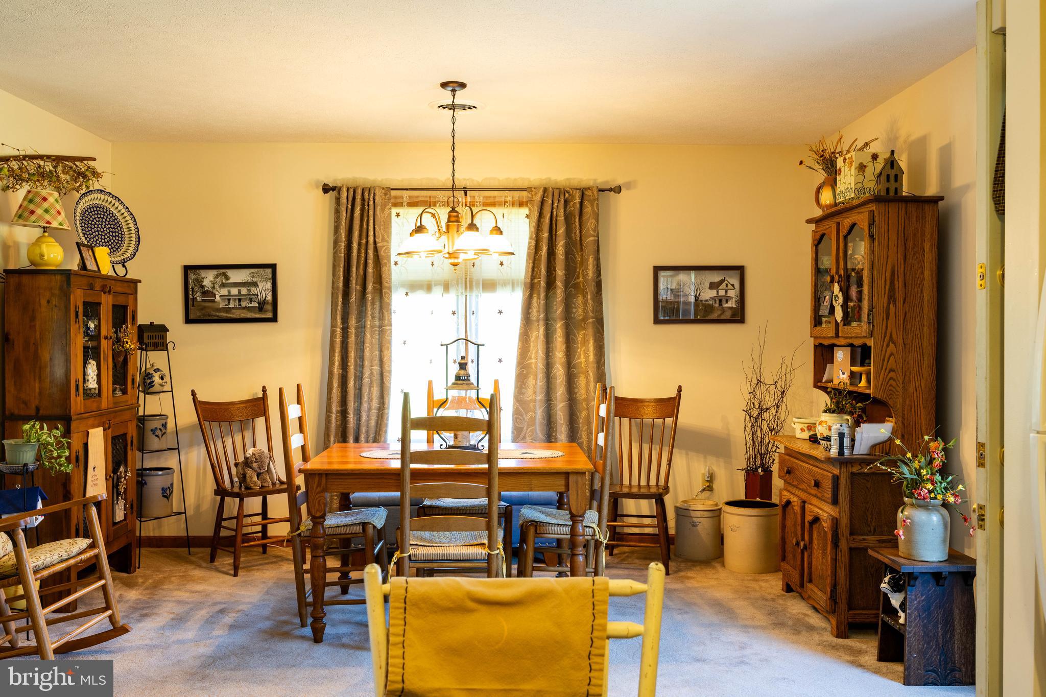 CHENOWETH HILLS - Residential