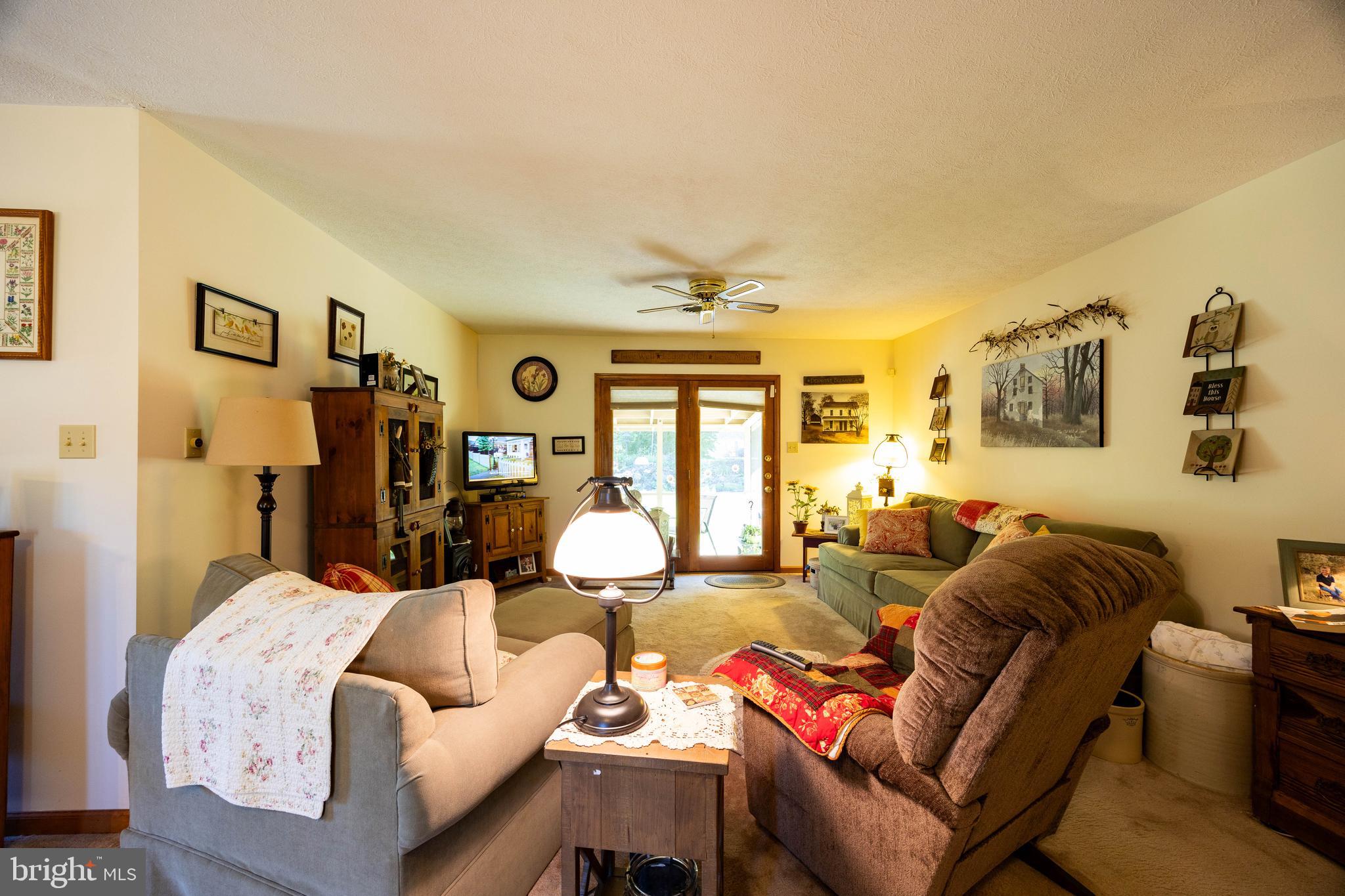 CHENOWETH HILLS - Residential