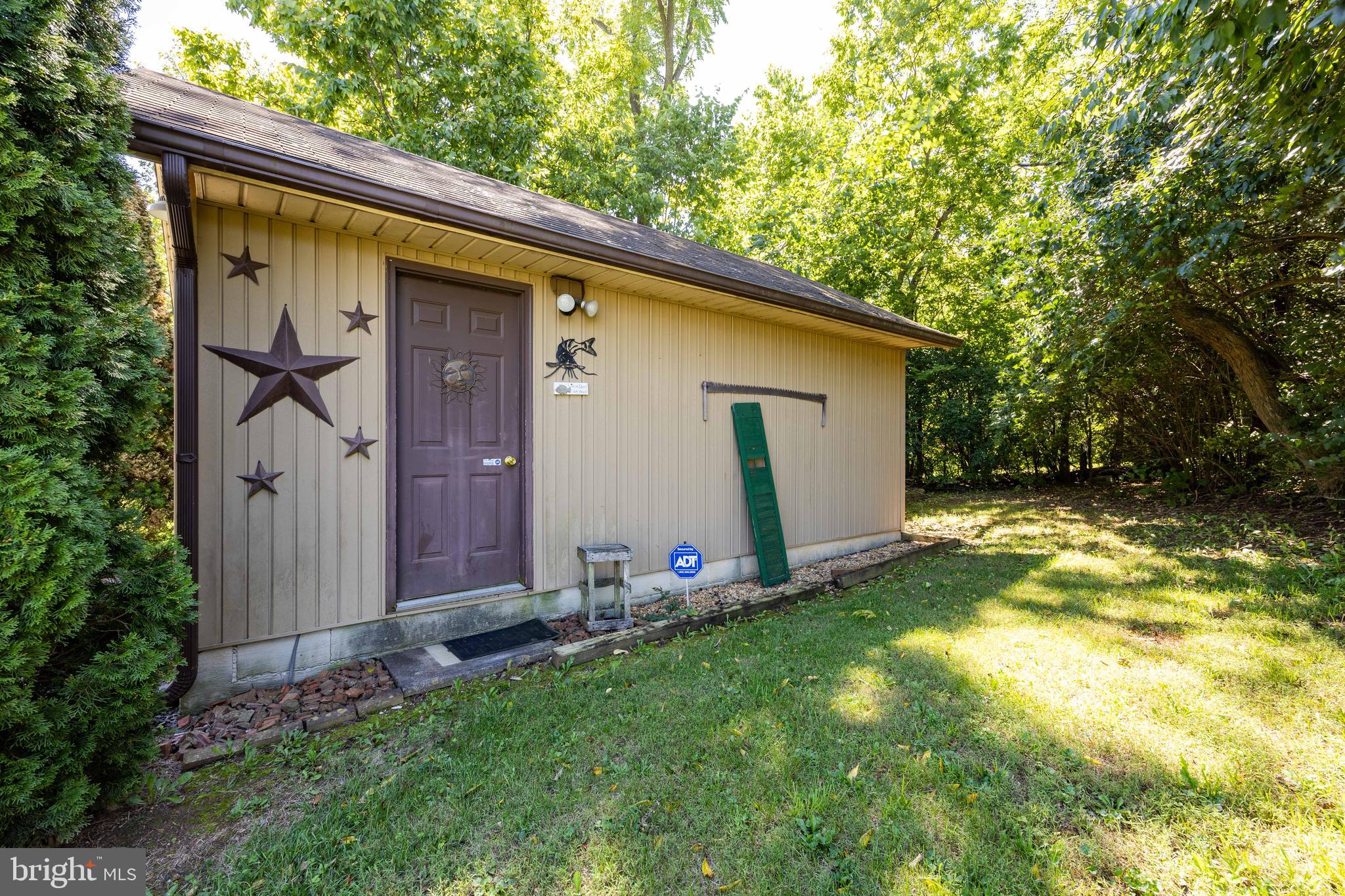 CHENOWETH HILLS - Residential