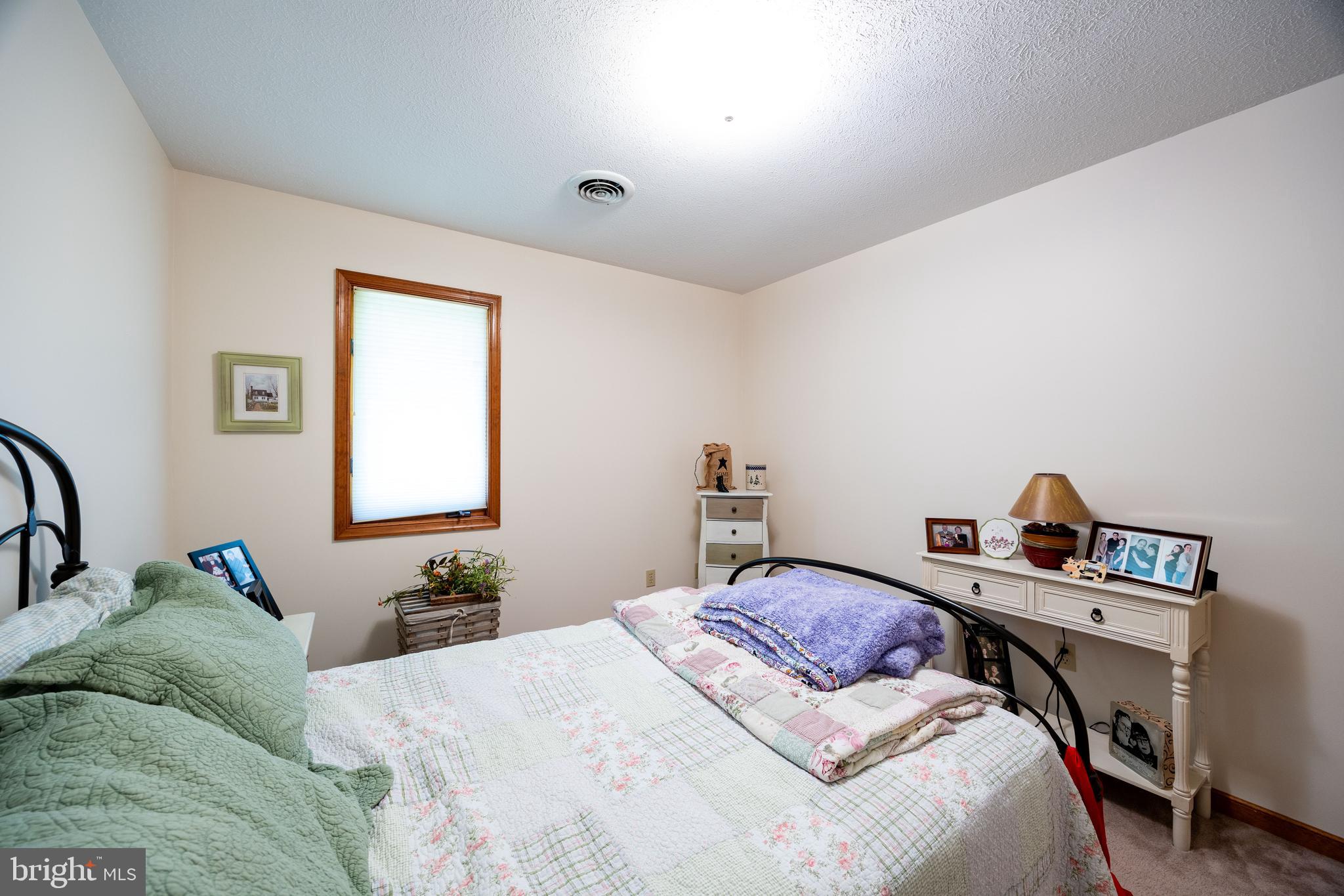 CHENOWETH HILLS - Residential