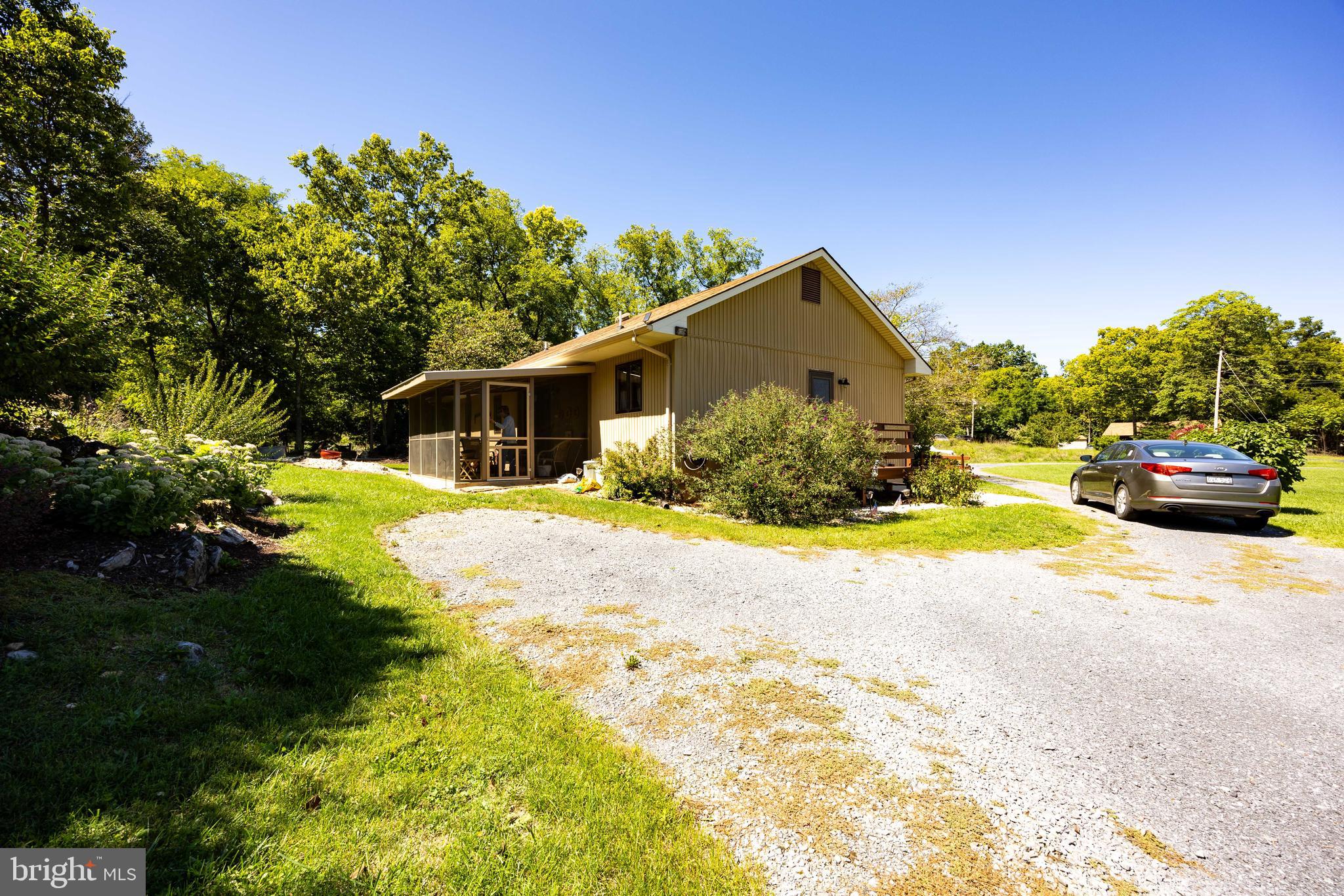 CHENOWETH HILLS - Residential