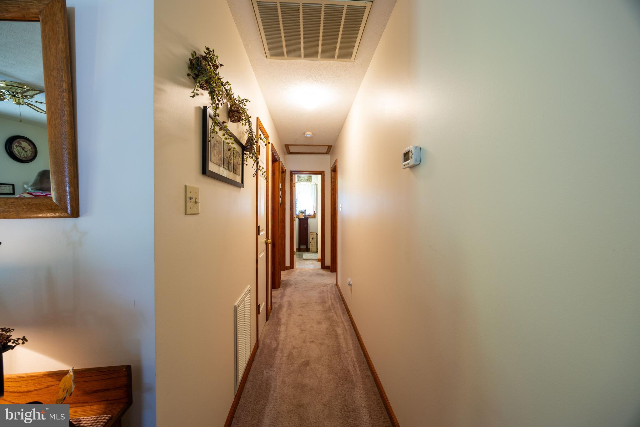 CHENOWETH HILLS - Residential