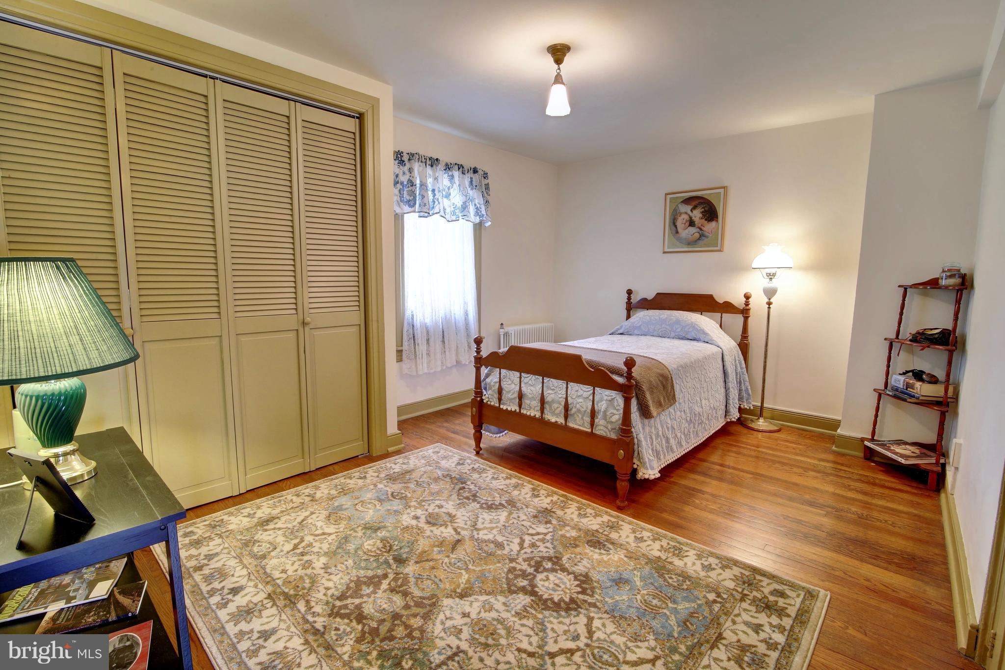 SHARPSBURG - Residential