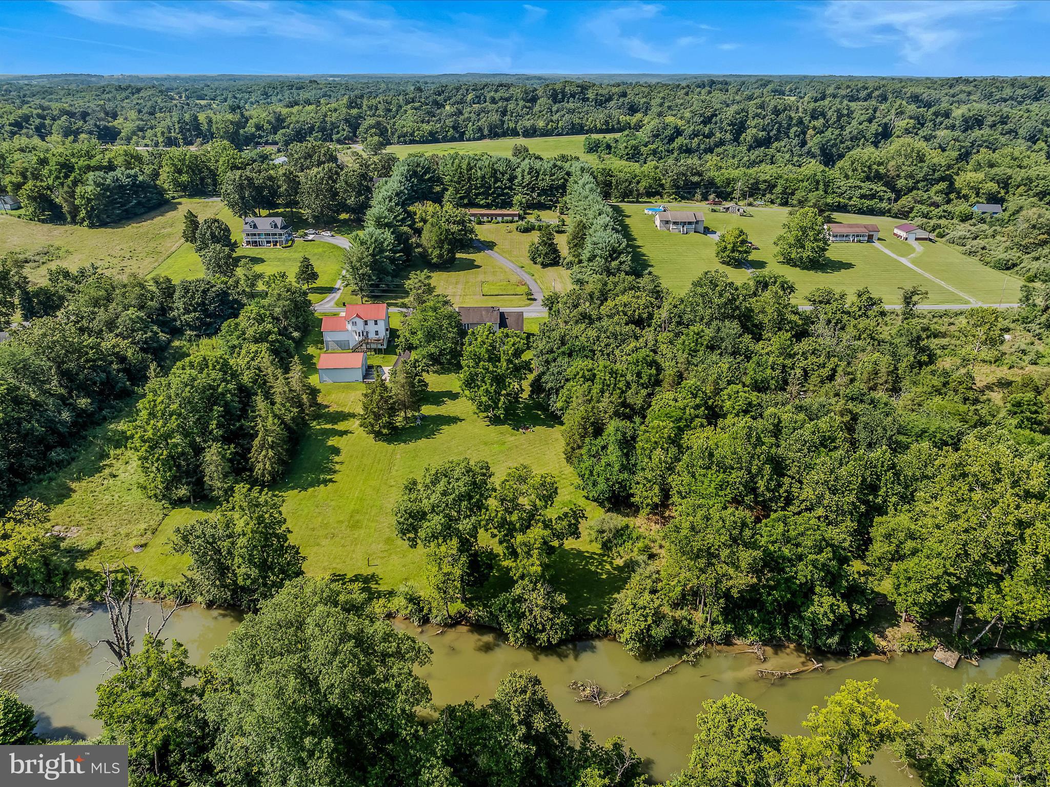 HIDDEN RIVER - Residential