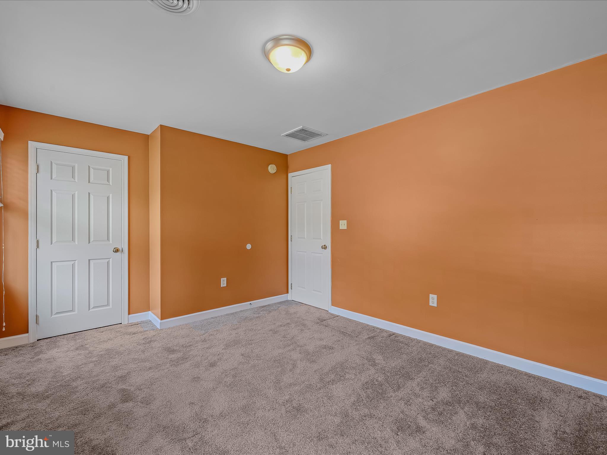 HIDDEN RIVER - Residential