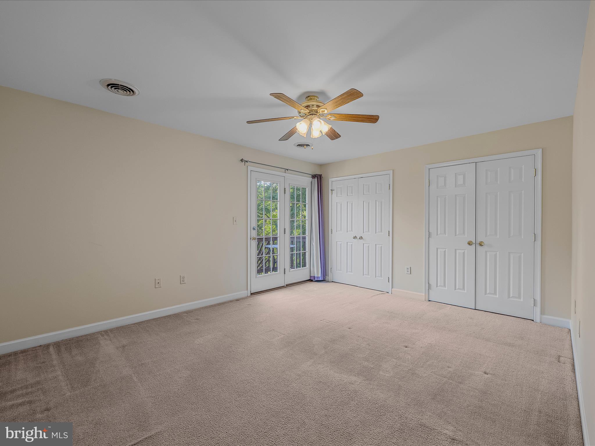 HIDDEN RIVER - Residential