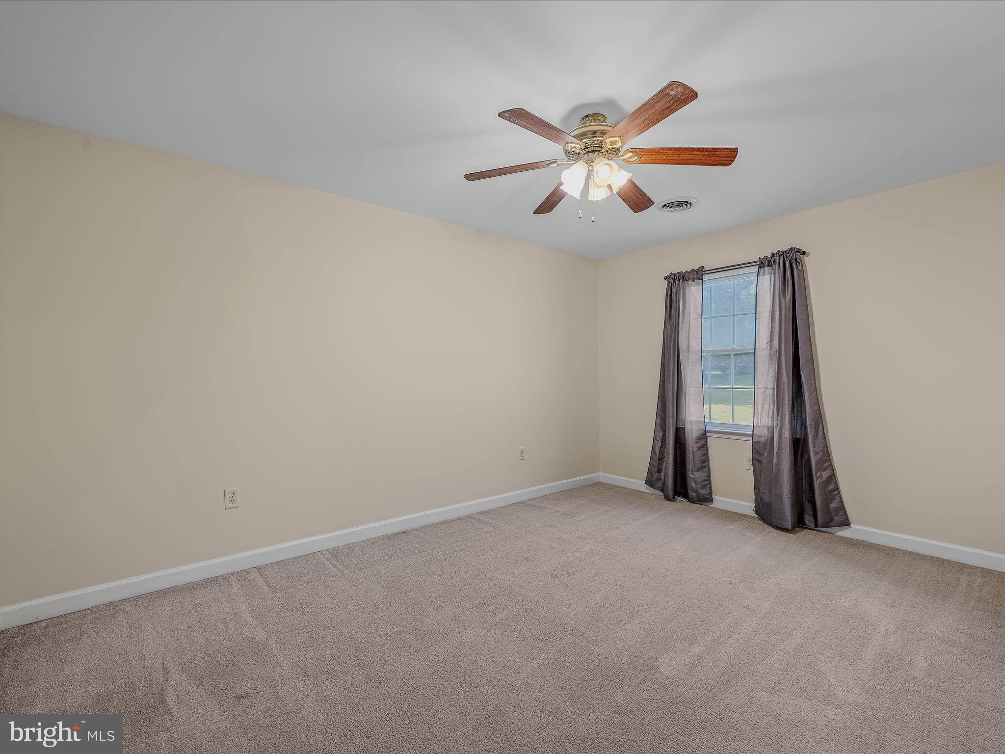 HIDDEN RIVER - Residential