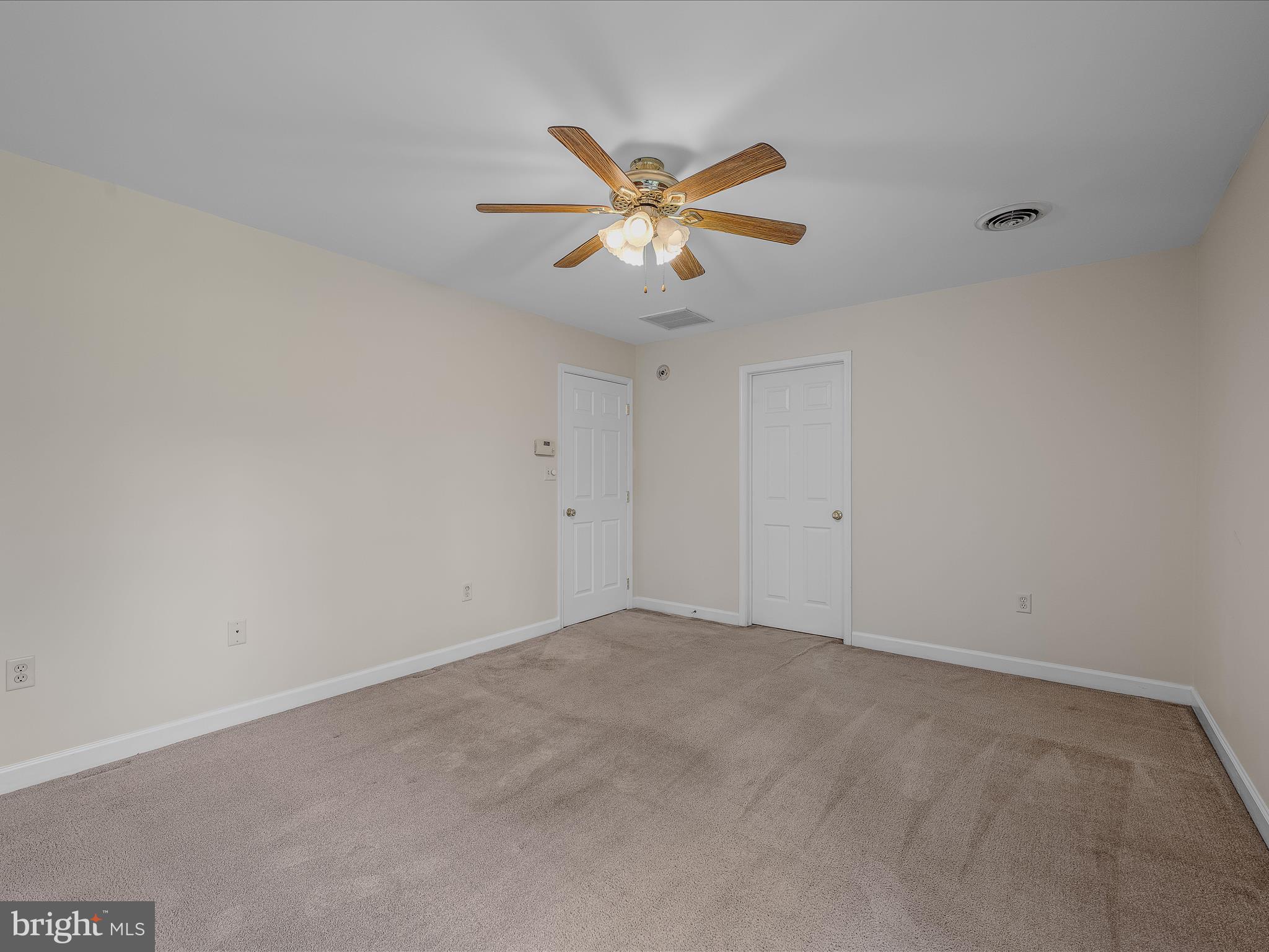 HIDDEN RIVER - Residential