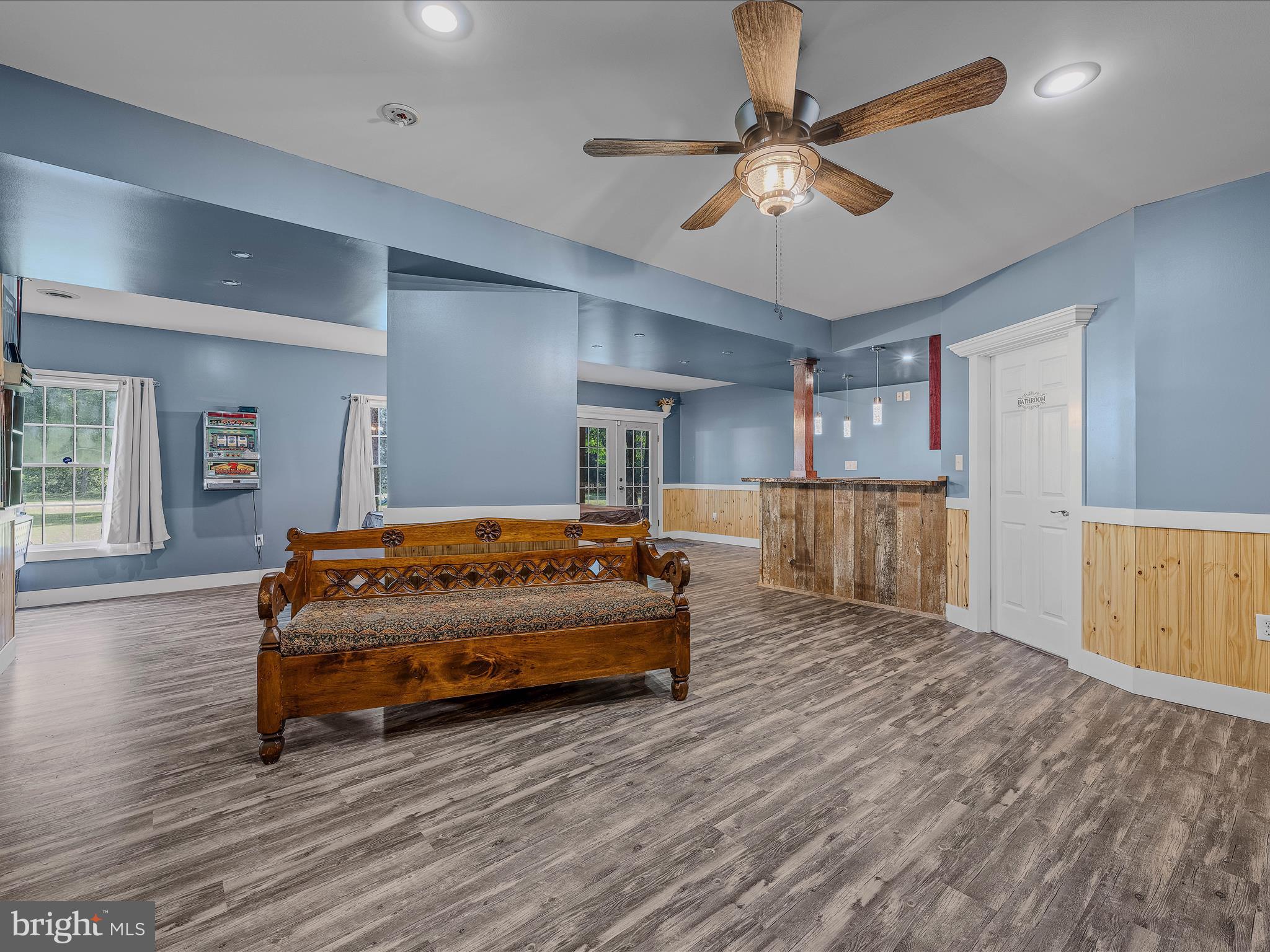 HIDDEN RIVER - Residential