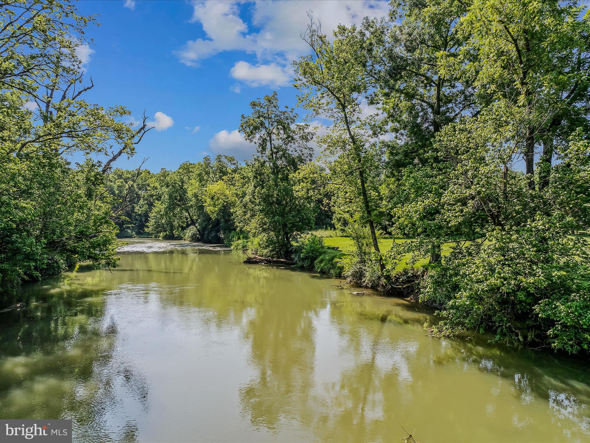 HIDDEN RIVER - Residential