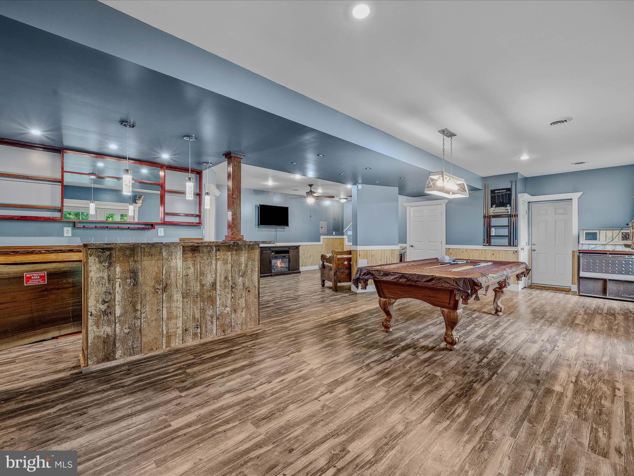 HIDDEN RIVER - Residential