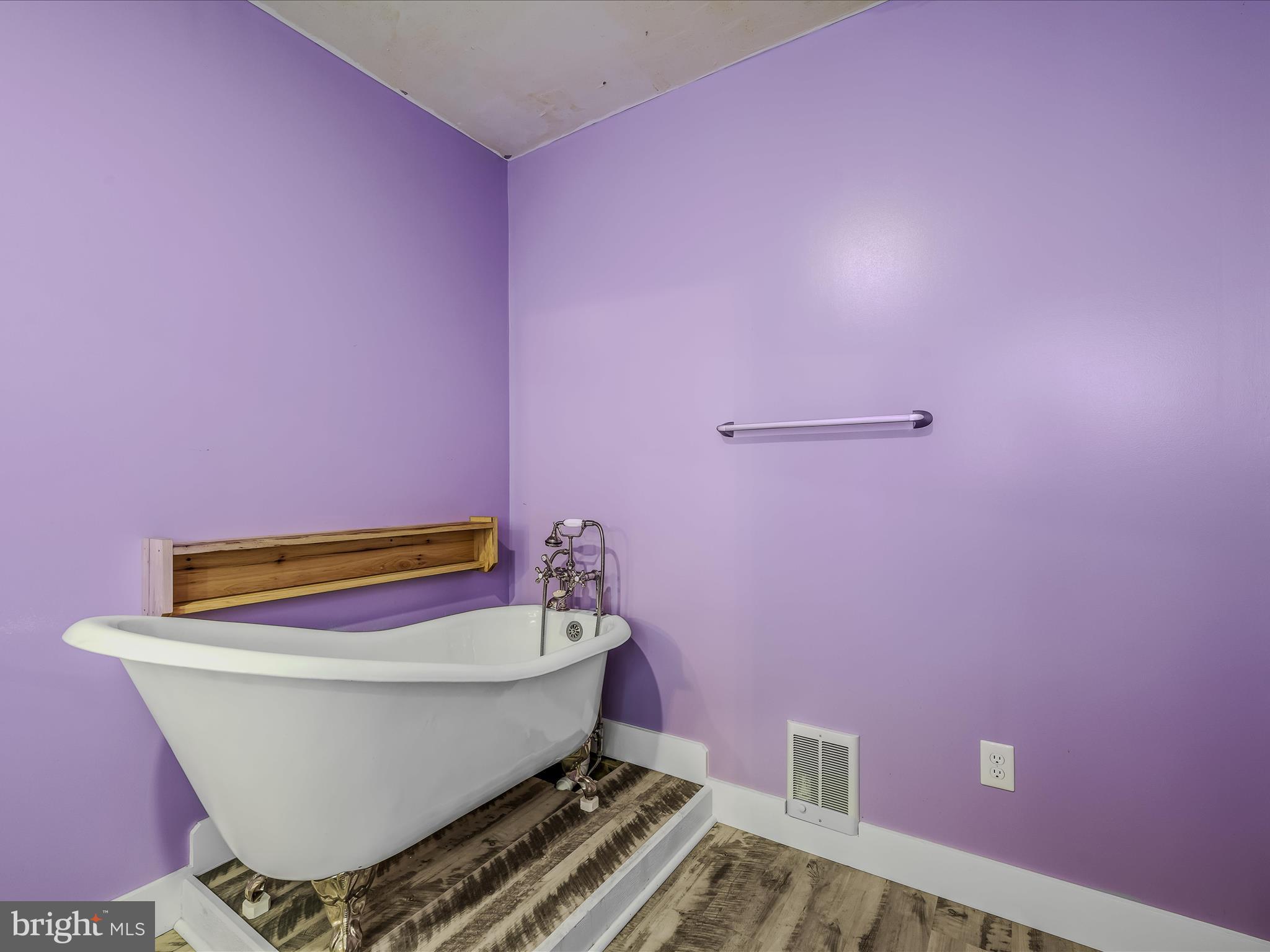 HIDDEN RIVER - Residential