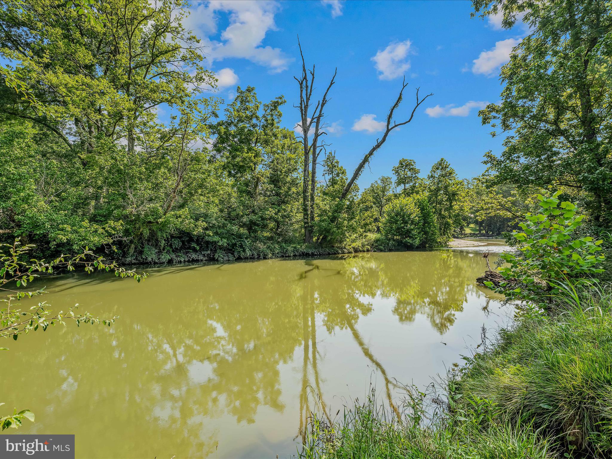 HIDDEN RIVER - Residential