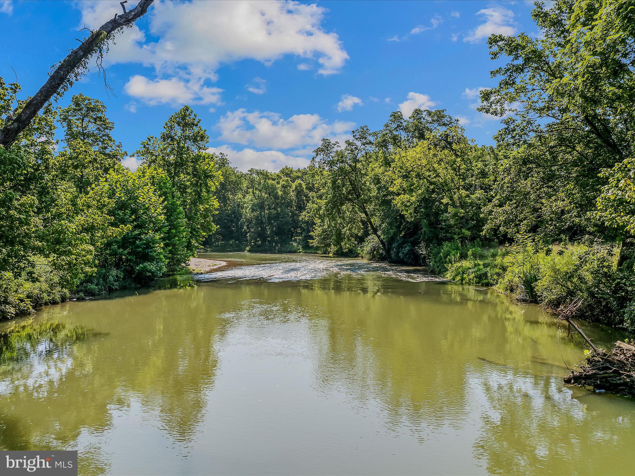 HIDDEN RIVER - Residential