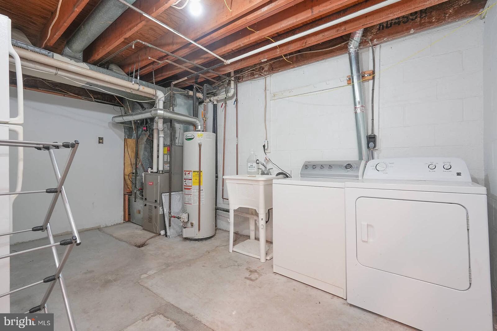 ROCKSHIRE TOWNHOMES - Residential