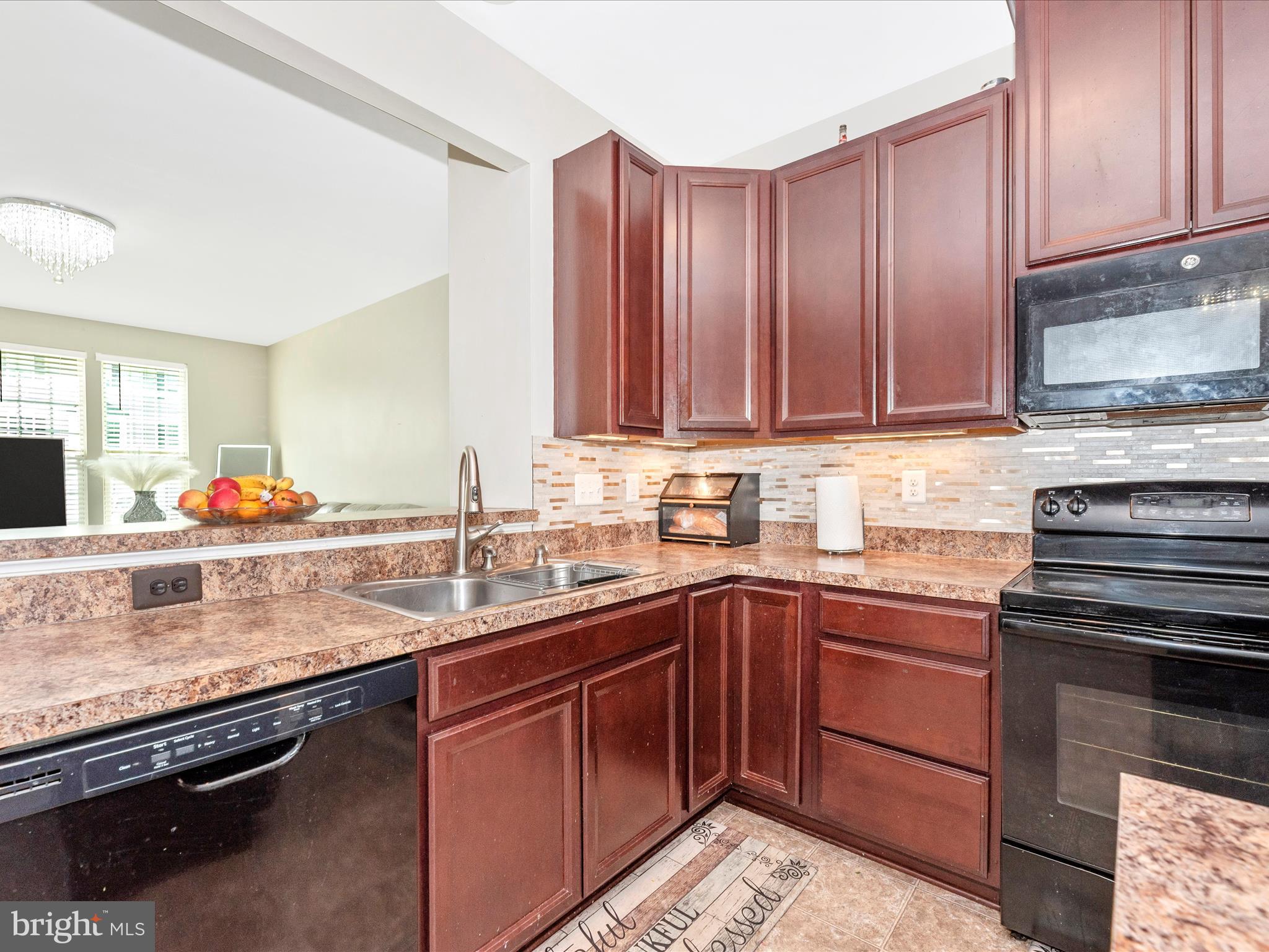 POTOMAC STATION - Residential Lease