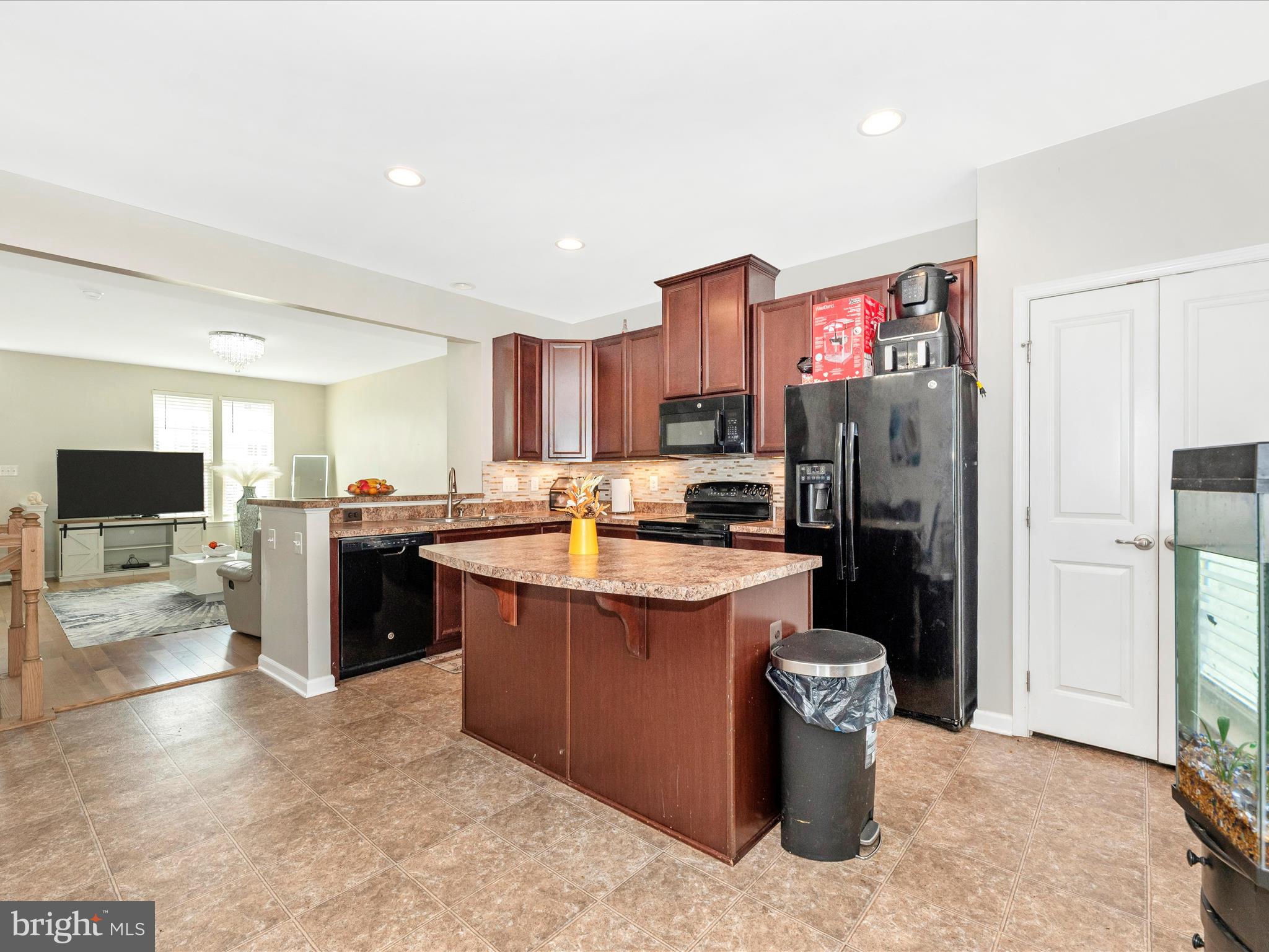 POTOMAC STATION - Residential Lease