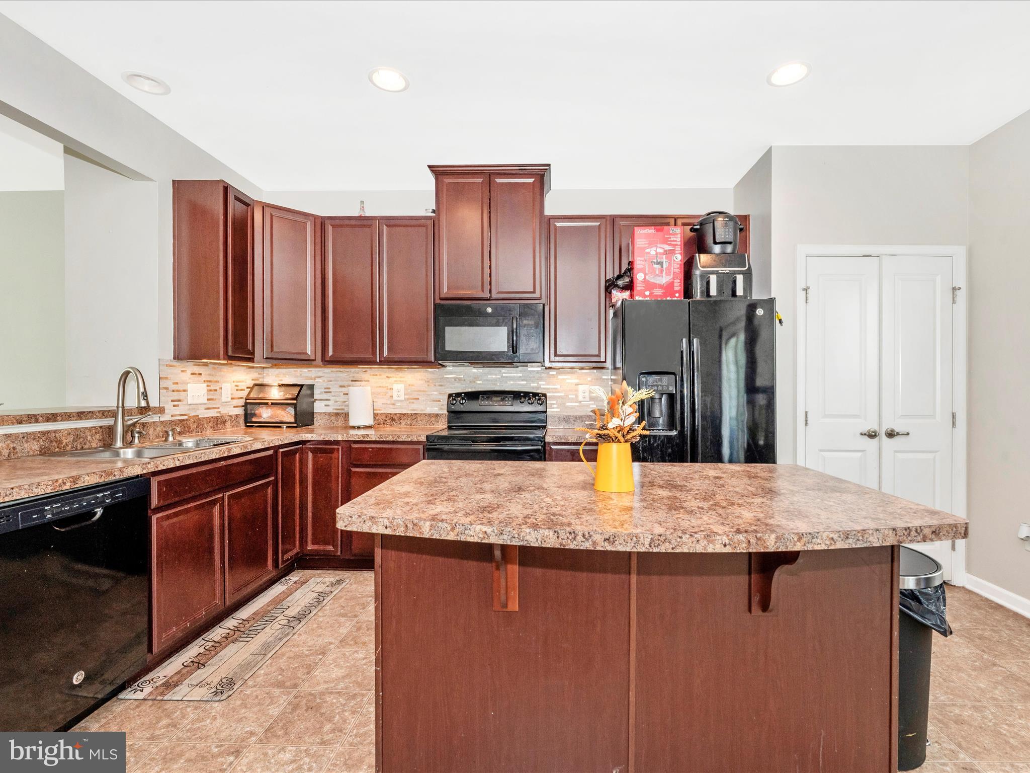 POTOMAC STATION - Residential Lease