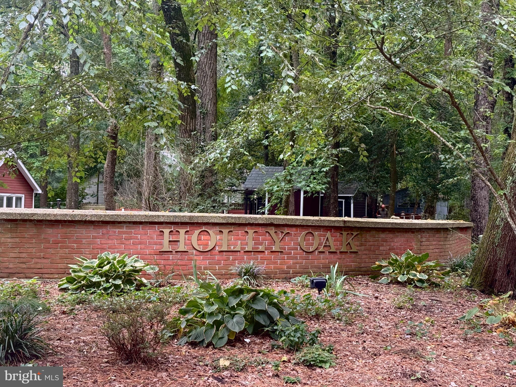 HOLLY OAK - Residential