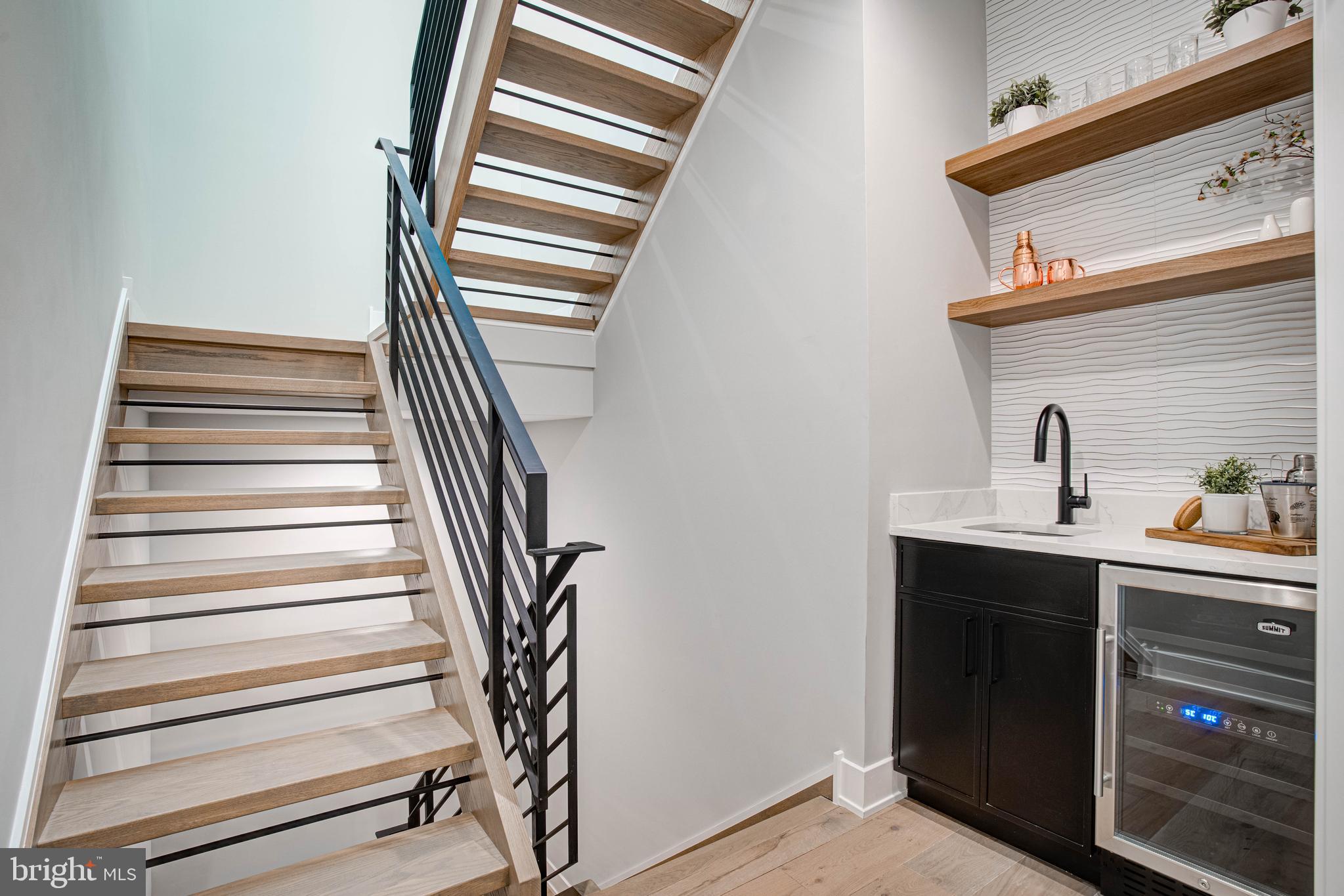 GIRARD ESTATES - Residential